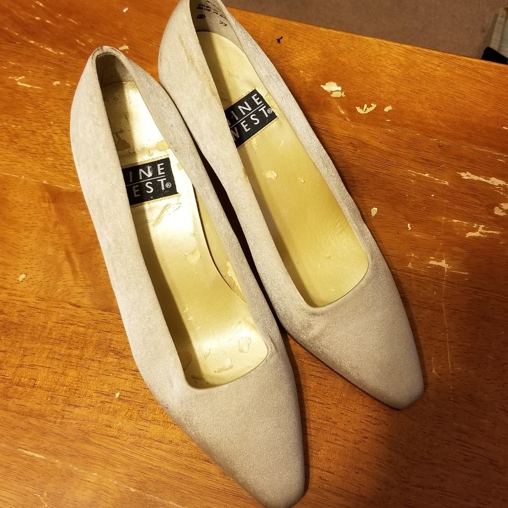 Beige Shoes - Picture 1 of 5